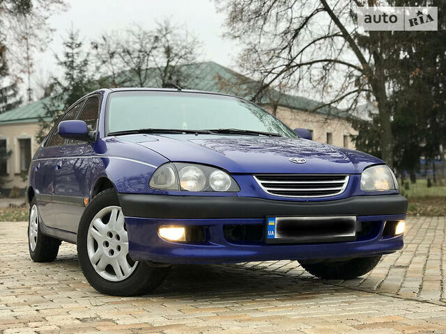 Тойота Авенсис, Хэтчбек 1997 - 2002 Hatch (T22) 2.0 D-4D