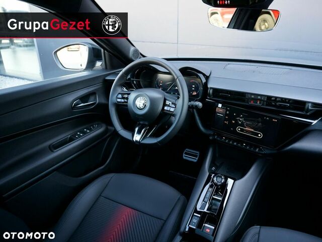 Альфа Ромео Джуніор 2025 у Європі на Automoto.ua Сірий Альфа Ромео Джуніор, об'ємом двигуна 1 л та пробігом 5 тис. км за 144715 $, фото 4 на Automoto.ua