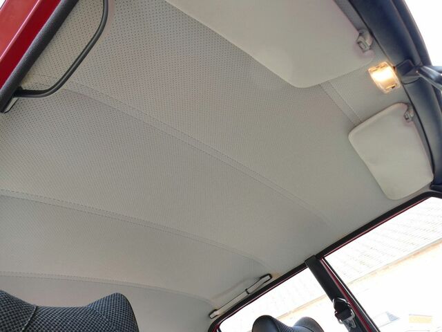 Мерседес 200 1974 в Европе на Automoto.ua Красный Мерседес 200, объемом двигателя 1.98 л и пробегом 110 тыс. км за 22903 $, фото 12 на Automoto.ua