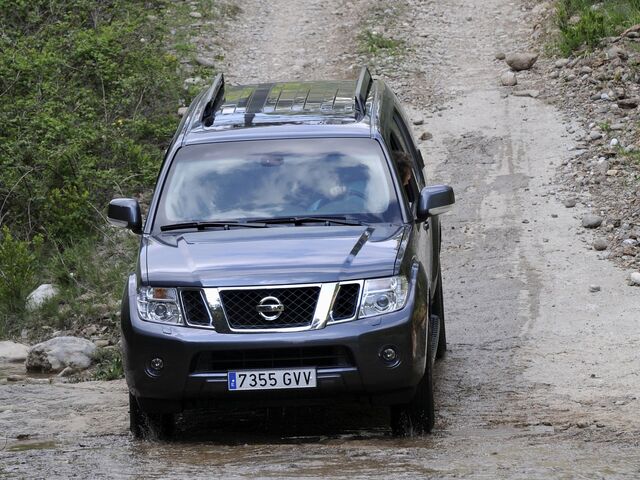 Ніссан Патфайндер, Позашляховик / Кросовер 2010 - н.в. 2,5 dCi 4WD MT (190)