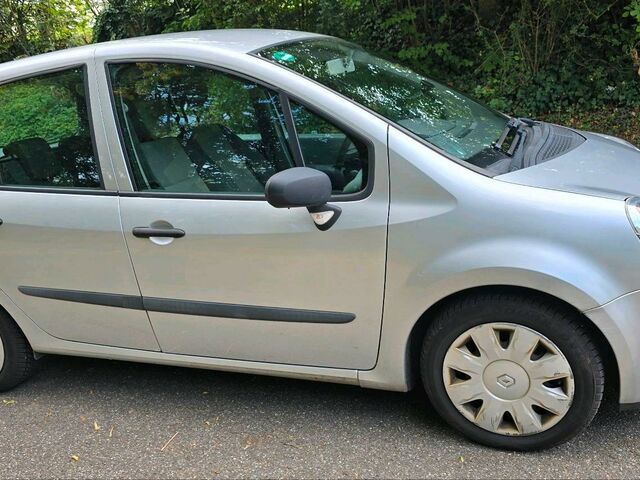 Рено Модус 2007 у Європі на Automoto.ua Сірий Рено Модус, об'ємом двигуна 0 л та пробігом 174 тис. км за 2200 $, фото 2 на Automoto.ua