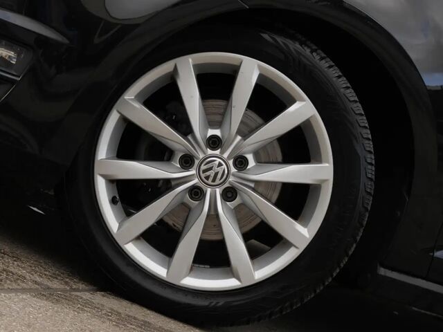 Фольксваген Гольф 2013 у Європі на Automoto.ua Чорний Фольксваген Гольф, об'ємом двигуна 1.2 л та пробігом 189 тис. км за 9060 $, фото 5 на Automoto.ua