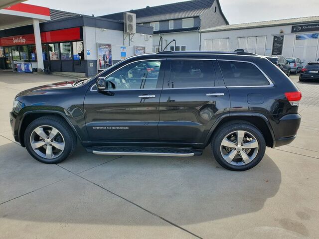 Чорний Джип Grand Cherokee, об'ємом двигуна 2.99 л та пробігом 137 тис. км за 21678 $, фото 7 на Automoto.ua