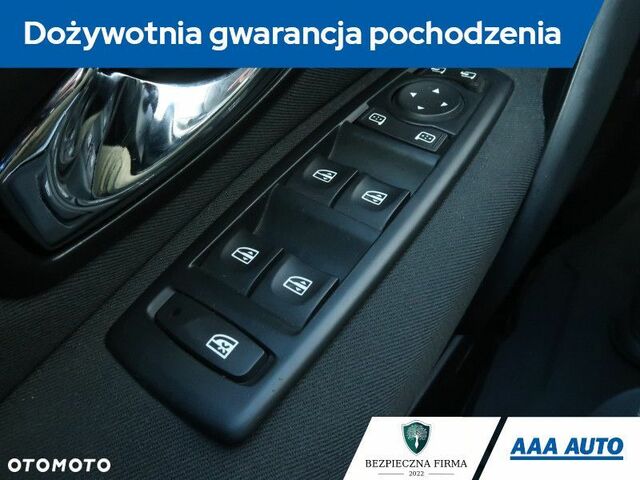 Рено Меган, об'ємом двигуна 1.6 л та пробігом 137 тис. км за 8639 $, фото 19 на Automoto.ua