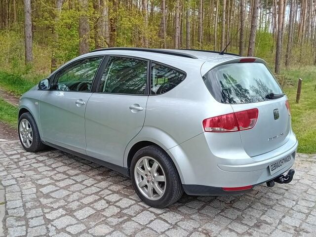 Сірий Сеат Altea, об'ємом двигуна 1.9 л та пробігом 257 тис. км за 3545 $, фото 3 на Automoto.ua