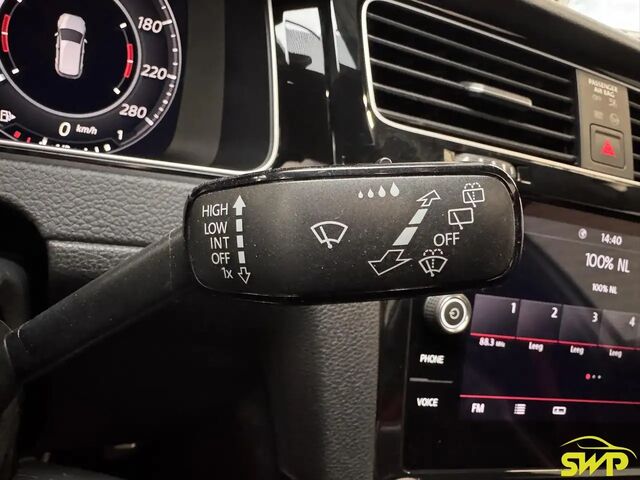 Фольксваген Гольф ГТІ 2019 у Європі на Automoto.ua Білий Фольксваген Гольф ГТІ, об'ємом двигуна 1.98 л та пробігом 100 тис. км за 27914 $, фото 8 на Automoto.ua