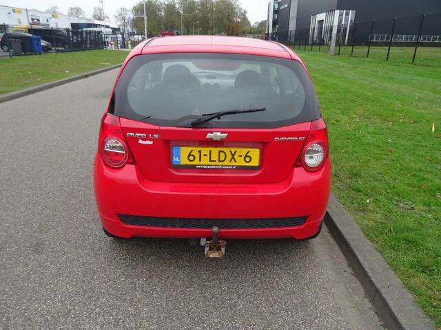 Шевроле Авео 2011 в Европе на Automoto.ua Красный Шевроле Авео, объемом двигателя 0 л и пробегом 277021 тыс. км за 1995 $, фото 3 на Automoto.ua