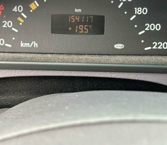 Мерседес 200 2003 у Європі на Automoto.ua Сірий Мерседес 200, об'ємом двигуна 0 л та пробігом 154 тис. км за 1100 $, фото 5 на Automoto.ua