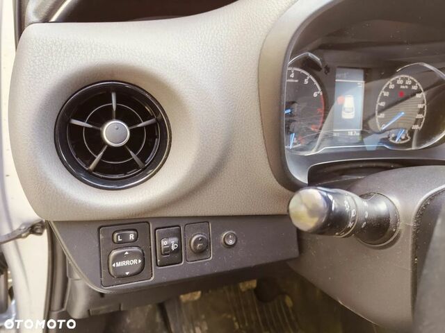 Тойота Ярис, объемом двигателя 1.5 л и пробегом 62 тыс. км за 12505 $, фото 10 на Automoto.ua