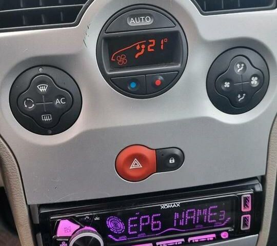 Рено Модус 2006 в Европе на Automoto.ua Рено Модус, объемом двигателя 0 л и пробегом 162 тыс. км за 1850 $, фото 3 на Automoto.ua