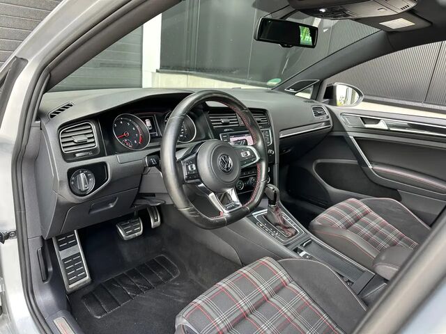 Фольксваген Гольф ГТІ 2013 у Європі на Automoto.ua Сірий Фольксваген Гольф ГТІ, об'ємом двигуна 1.98 л та пробігом 191 тис. км за 17490 $, фото 13 на Automoto.ua