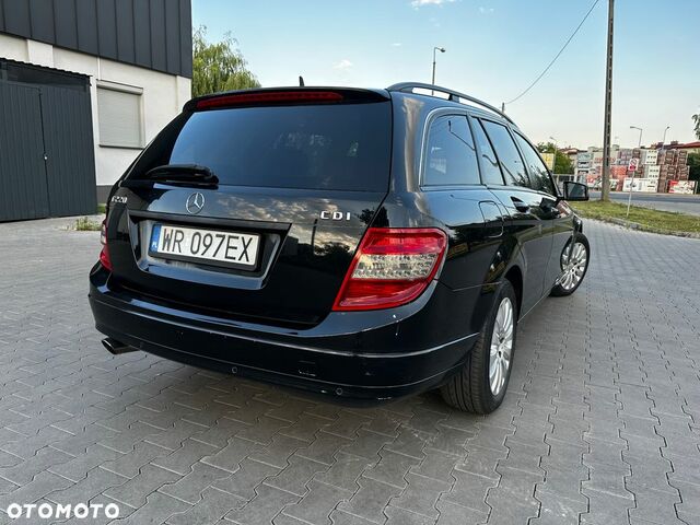 Мерседес Ц-Клас 2009 у Європі на Automoto.ua Чорний Мерседес Ц-Клас, об'ємом двигуна 2.14 л та пробігом 224 тис. км за 22000 $, фото 8 на Automoto.ua