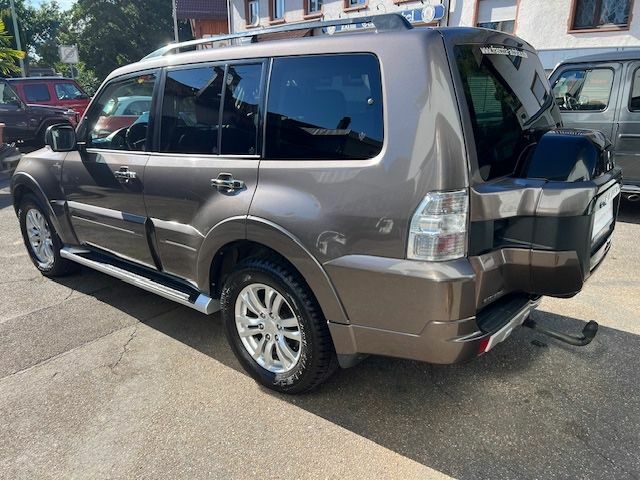 Міцубісі Паджеро 2017 у Європі на Automoto.ua Коричневий Міцубісі Паджеро, об'ємом двигуна 3.2 л та пробігом 140 тис. км за 40632 $, фото 13 на Automoto.ua