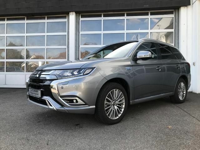 Сірий Міцубісі Outlander PHEV, об'ємом двигуна 2.36 л та пробігом 41 тис. км за 30162 $, фото 1 на Automoto.ua