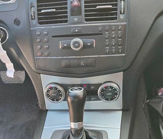 Мерседес Ц-Клас 2007 у Європі на Automoto.ua Сірий Мерседес Ц-Клас, об'ємом двигуна 1 л та пробігом 110 тис. км за 8451 $, фото 33 на Automoto.ua