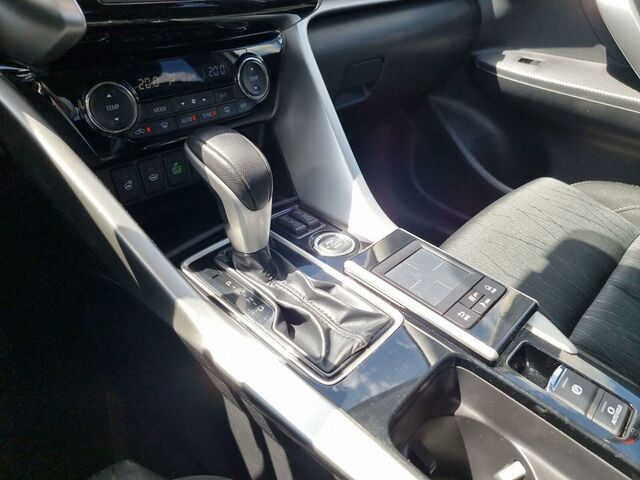 Мицубиси Eclipse Cross 2018 в Европе на Automoto.ua Мицубиси Eclipse Cross, объемом двигателя 1.5 л и пробегом 88 тыс. км за 16990 $, фото 18 на Automoto.ua