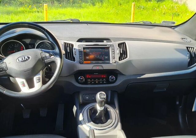 Киа Sportage, объемом двигателя 1.69 л и пробегом 163 тыс. км за 11339 $, фото 7 на Automoto.ua