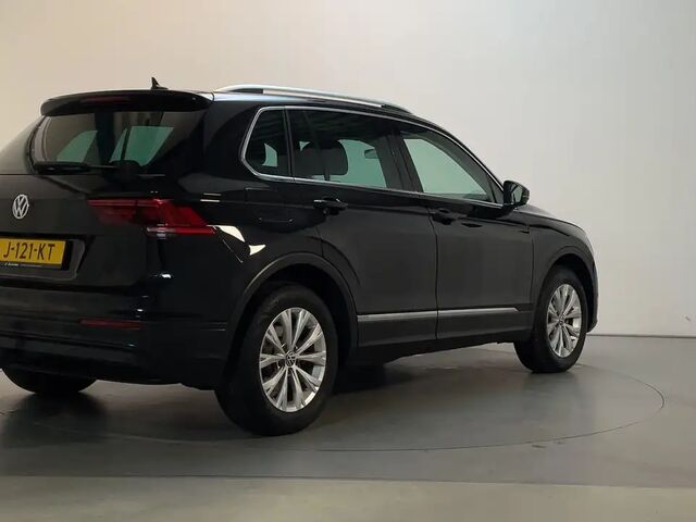 Фольксваген Тигуан 2020 в Европе на Automoto.ua Черный Фольксваген Тигуан, объемом двигателя 1.5 л и пробегом 157 тыс. км за 26151 $, фото 2 на Automoto.ua