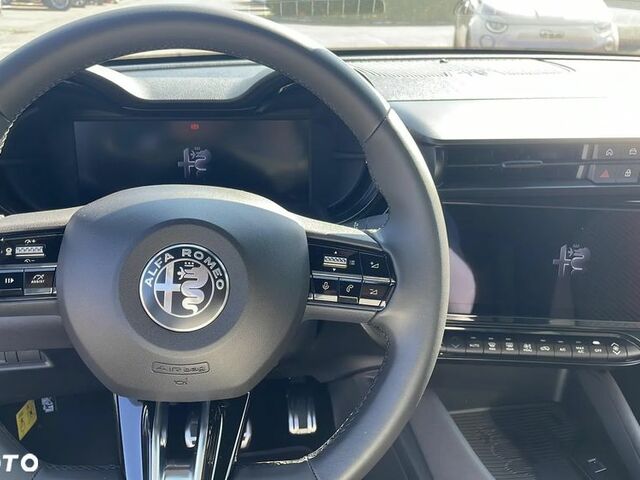 Альфа Ромео Джуниор 2024 в Европе на Automoto.ua Синий Альфа Ромео Джуниор, объемом двигателя 0 л и пробегом 1 тыс. км за 149900 $, фото 6 на Automoto.ua