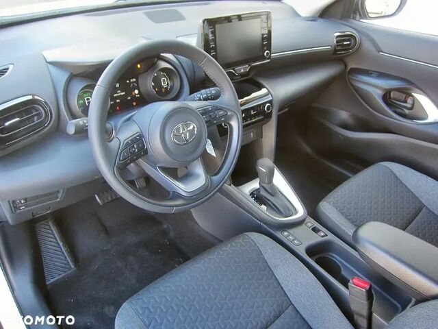 Тойота Yaris Cross, об'ємом двигуна 1.49 л та пробігом 5 тис. км за 22894 $, фото 2 на Automoto.ua