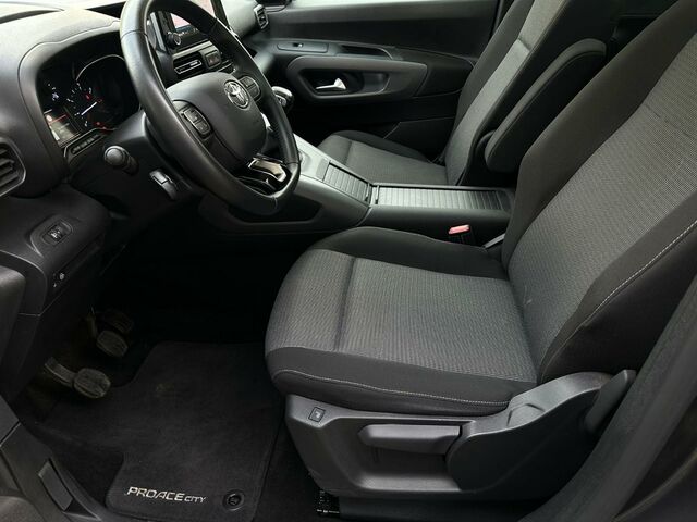 Тойота Proace Verso 2021 у Європі на Automoto.ua Тойота Proace Verso, об'ємом двигуна 1.2 л та пробігом 43 тис. км за 21890 $, фото 1 на Automoto.ua