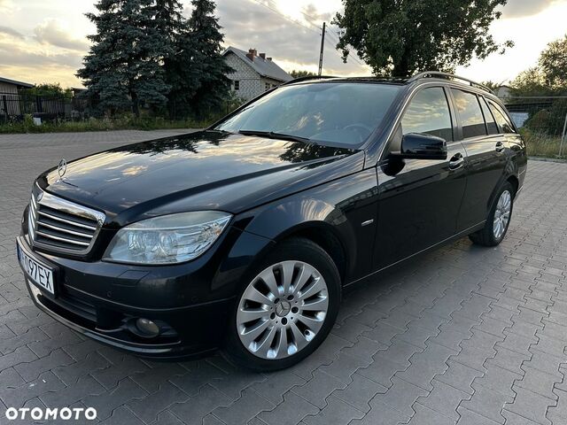 Мерседес Ц-Клас 2009 у Європі на Automoto.ua Чорний Мерседес Ц-Клас, об'ємом двигуна 2.14 л та пробігом 224 тис. км за 22000 $, фото 1 на Automoto.ua