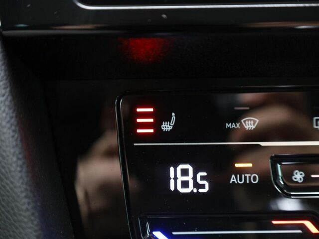 Фольксваген Пассат Вариант 2021 в Европе на Automoto.ua Серый Фольксваген Пассат Вариант, объемом двигателя 1.4 л и пробегом 141 тыс. км за 19355 $, фото 16 на Automoto.ua