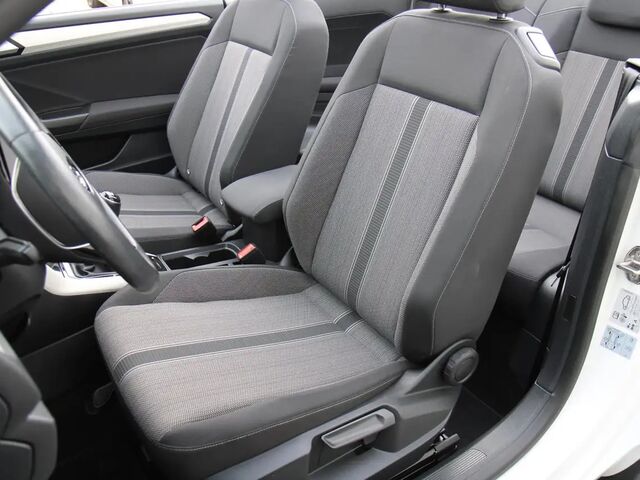 Фольксваген Ти-Рок 2020 в Европе на Automoto.ua Белый Фольксваген Ти-Рок, объемом двигателя 1 л и пробегом 23 тыс. км за 28924 $, фото 12 на Automoto.ua