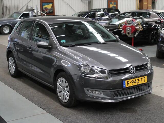 Фольксваген Поло 2009 у Європі на Automoto.ua Сірий Фольксваген Поло, об'ємом двигуна 1.39 л та пробігом 142 тис. км за 5781 $, фото 1 на Automoto.ua