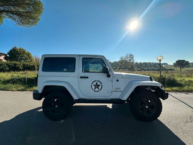 Джип Вранглер 2017 в Европе на Automoto.ua Белый Джип Вранглер, объемом двигателя 2.78 л и пробегом 111 тыс. км за 32200 $, фото 2 на Automoto.ua