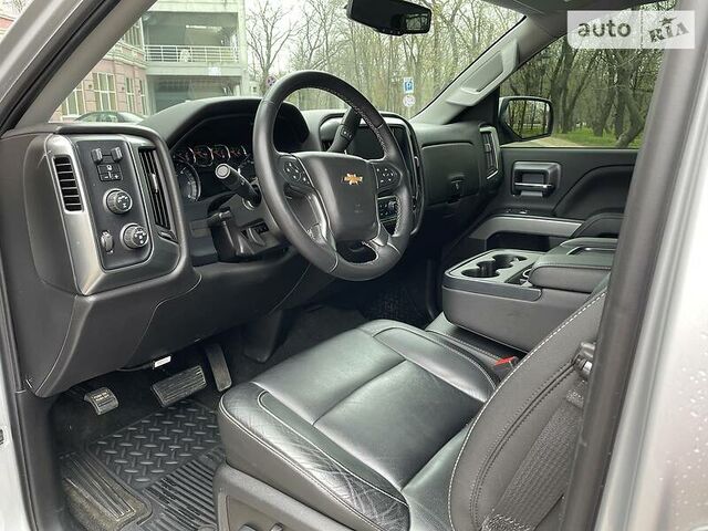 Шевроле Сильверадо, Пикап 2012 - н.в. 1500 Crew Cab Short 4.8 4WD AT (302 Hp)