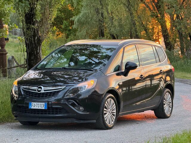 Опель Zafira Tourer, об'ємом двигуна 1.6 л та пробігом 250 тис. км за 6997 $, фото 2 на Automoto.ua