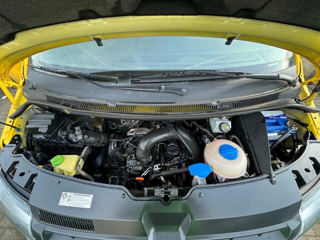 Жовтий Фольксваген Т5 (Транспортєр), об'ємом двигуна 1.97 л та пробігом 113 тис. км за 9611 $, фото 7 на Automoto.ua