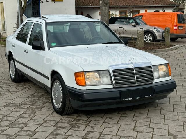 Мерседес 200 1988 в Европе на Automoto.ua Белый Мерседес 200, объемом двигателя 1.98 л и пробегом 196 тыс. км за 8841 $, фото 2 на Automoto.ua