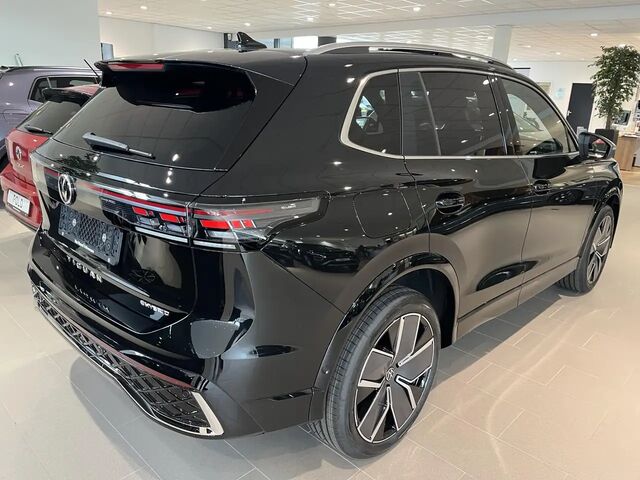 Фольксваген Тігуан 2025 у Європі на Automoto.ua Чорний Фольксваген Тігуан, об'ємом двигуна 1.5 л та пробігом 35 тис. км за 69165 $, фото 3 на Automoto.ua