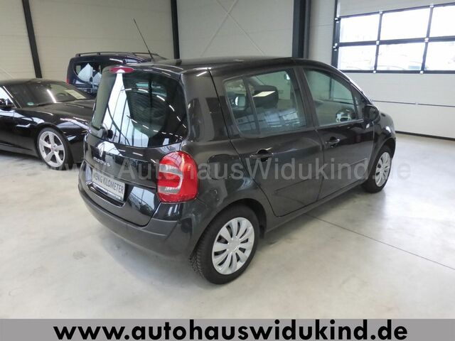 Рено Модус 2009 в Европе на Automoto.ua Черный Рено Модус, объемом двигателя 1.15 л и пробегом 101 тыс. км за 6326 $, фото 4 на Automoto.ua