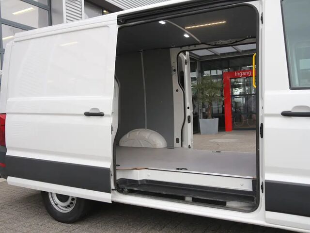 Фольксваген Крафтер 2022 в Европе на Automoto.ua Белый Фольксваген Крафтер, объемом двигателя 1.97 л и пробегом 37826 тыс. км за 45920 $, фото 12 на Automoto.ua