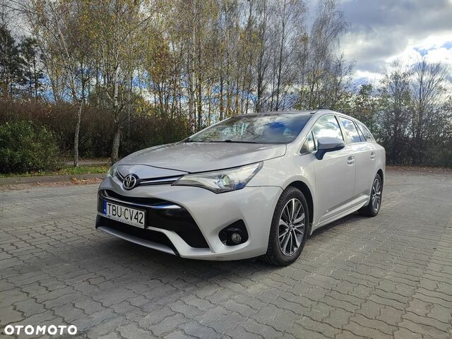 Тойота Авенсис, объемом двигателя 2 л и пробегом 240 тыс. км за 8747 $, фото 3 на Automoto.ua