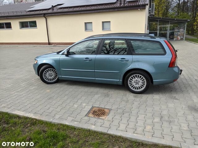 Вольво V50, об'ємом двигуна 2 л та пробігом 290 тис. км за 3607 $, фото 1 на Automoto.ua