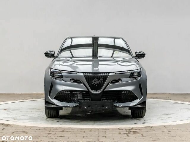 Альфа Ромео Джуниор 2025 в Европе на Automoto.ua Серый Альфа Ромео Джуниор, объемом двигателя 1 л и пробегом 350 тыс. км за 34601 $, фото 7 на Automoto.ua