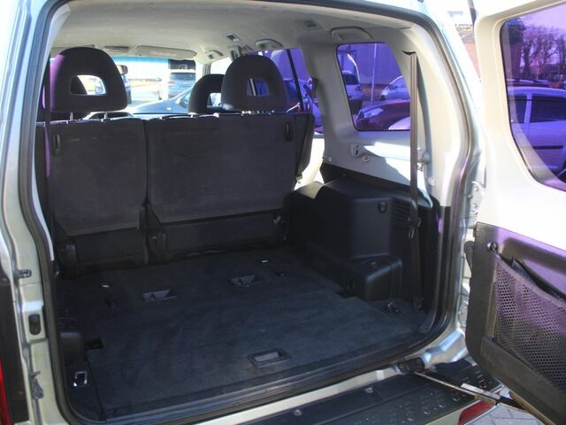 Міцубісі Паджеро 2006 у Європі на Automoto.ua Срібний Міцубісі Паджеро, об'ємом двигуна 3.2 л та пробігом 161 тис. км за 8152 $, фото 10 на Automoto.ua