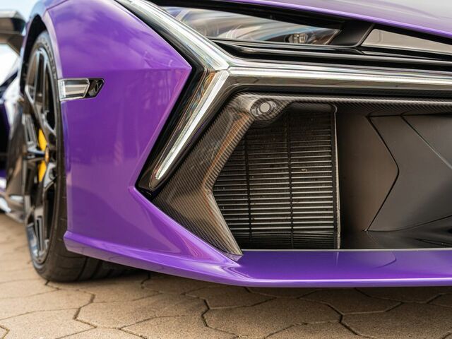Ламборджини Revuelto 2025 в Европе на Automoto.ua Красный Ламборджини Revuelto, объемом двигателя 6.5 л и пробегом 3 тыс. км за 816664 $, фото 12 на Automoto.ua