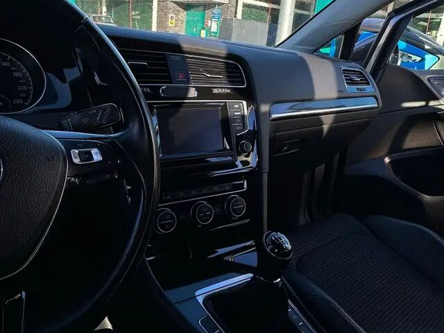 Фольксваген Гольф 2014 у Європі на Automoto.ua Бежевий Фольксваген Гольф, об'ємом двигуна 1.2 л та пробігом 169 тис. км за 10166 $, фото 2 на Automoto.ua