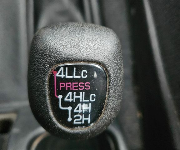 Міцубісі Паджеро 2001 у Європі на Automoto.ua Срібний Міцубісі Паджеро, об'ємом двигуна 1.83 л та пробігом 173 тис. км за 4558 $, фото 5 на Automoto.ua