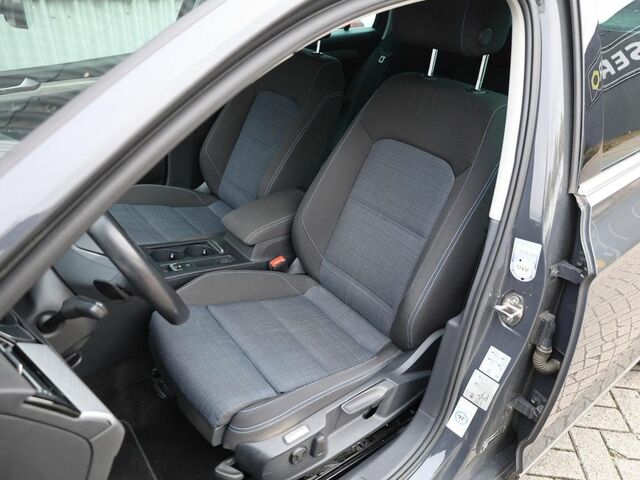 Фольксваген Пассат Вариант 2021 в Европе на Automoto.ua Серый Фольксваген Пассат Вариант, объемом двигателя 1.4 л и пробегом 141 тыс. км за 19355 $, фото 5 на Automoto.ua