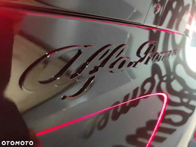 Альфа Ромео Джуниор 2025 в Европе на Automoto.ua Черный Альфа Ромео Джуниор, объемом двигателя 1 л и пробегом 6 тыс. км за 33681 $, фото 10 на Automoto.ua