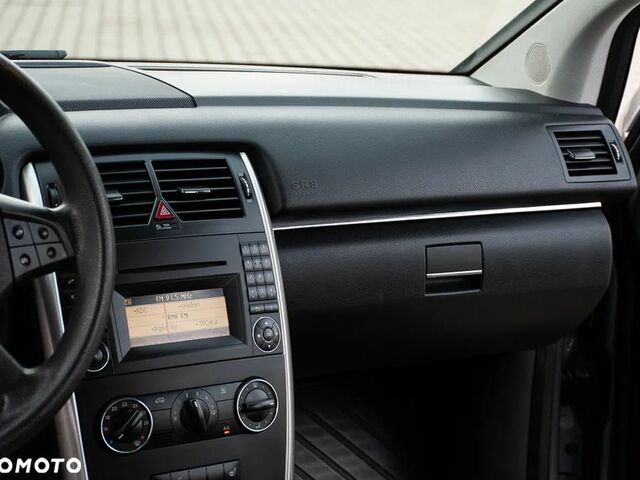 Мерседес Б-класс 2009 в Европе на Automoto.ua Серый Мерседес Б-класс, объемом двигателя 1 л и пробегом 219 тыс. км за 4819 $, фото 38 на Automoto.ua