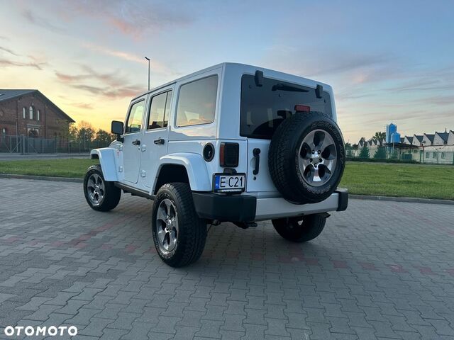 Джип Wrangler, об'ємом двигуна 3.61 л та пробігом 55 тис. км за 33693 $, фото 6 на Automoto.ua