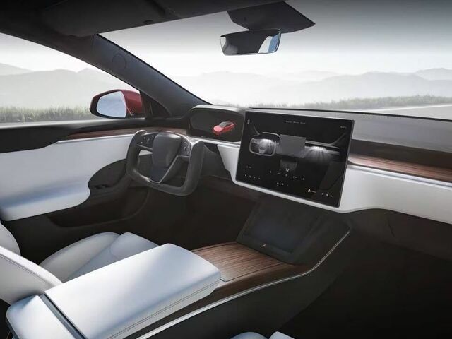 Огляд електромобіля Тесла Модель S 2024 з фото та відео
