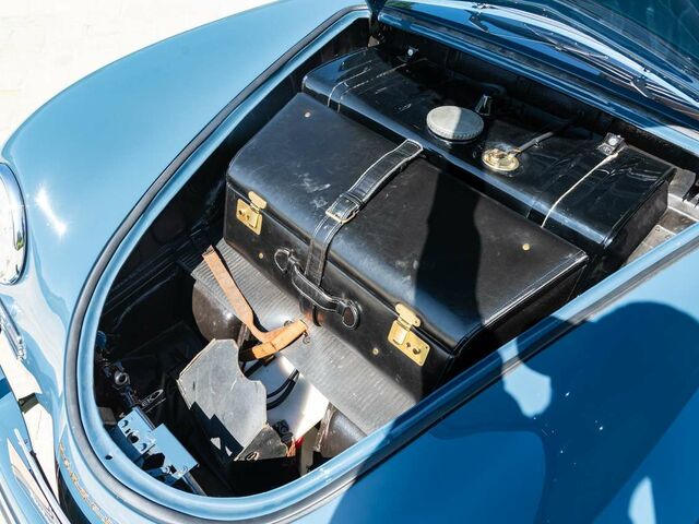 Синий Порше 356, объемом двигателя 1.6 л и пробегом 25 тыс. км за 391730 $, фото 7 на Automoto.ua